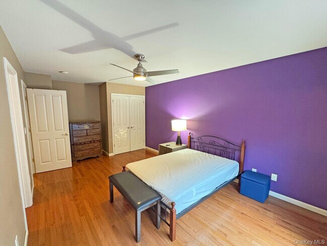 Building Photo - 54 Fairways Dr