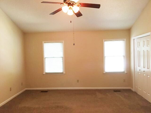 Building Photo - 2601 Briar Ridge Dr
