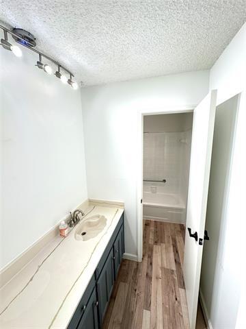 Building Photo - 704 Matthews Ct