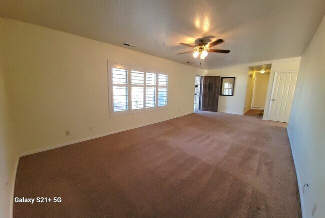 Building Photo - "Charming 3-Bed, 2-Bath Gem in St. George - Bloominton Hills  - Available March 2026