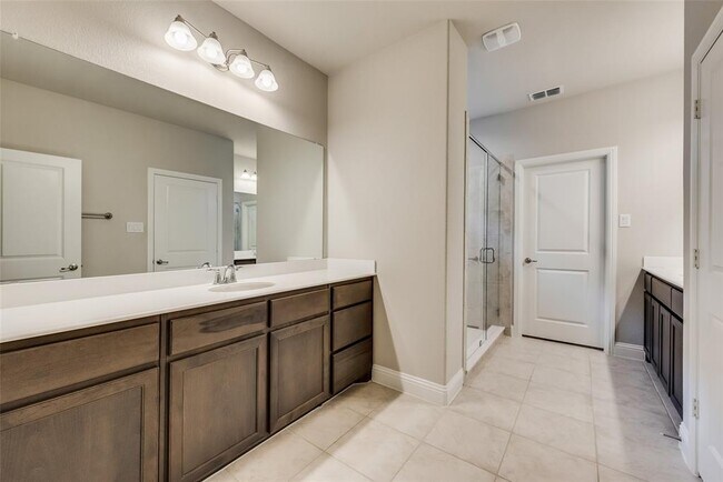 Building Photo - 725 Boardwalk Way