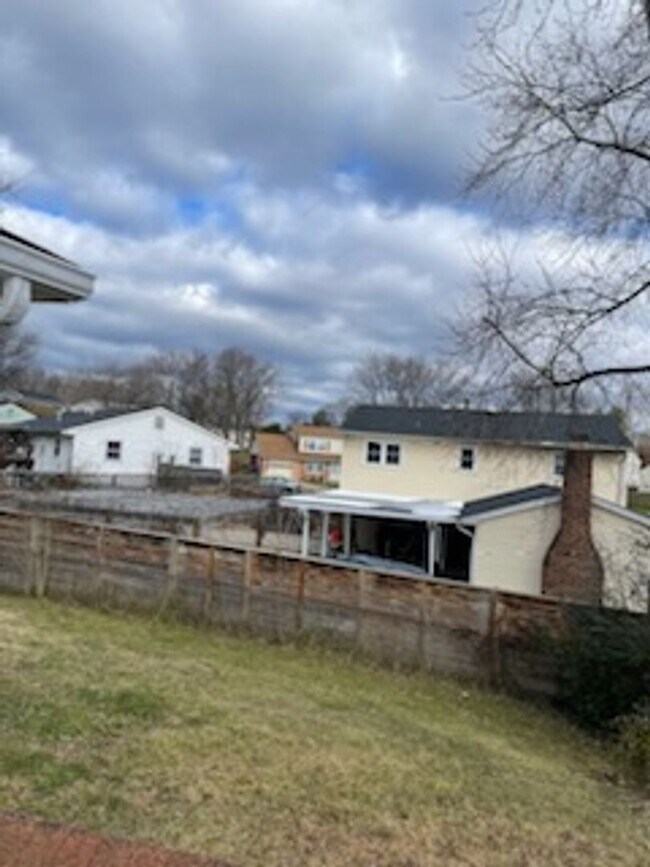 Building Photo - 13205 Hampshire Ct