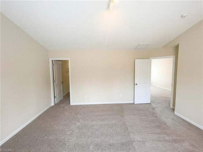 Building Photo - 2518 Macleod St