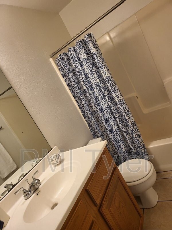 Building Photo - 16124 Shoshone Dr