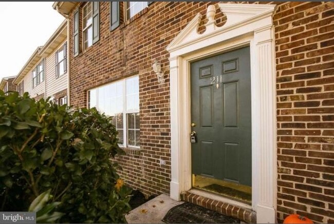 Building Photo - 211 Little River Dr