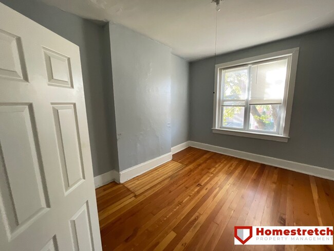 Building Photo - Second Floor One Bedroom Available for Imm...