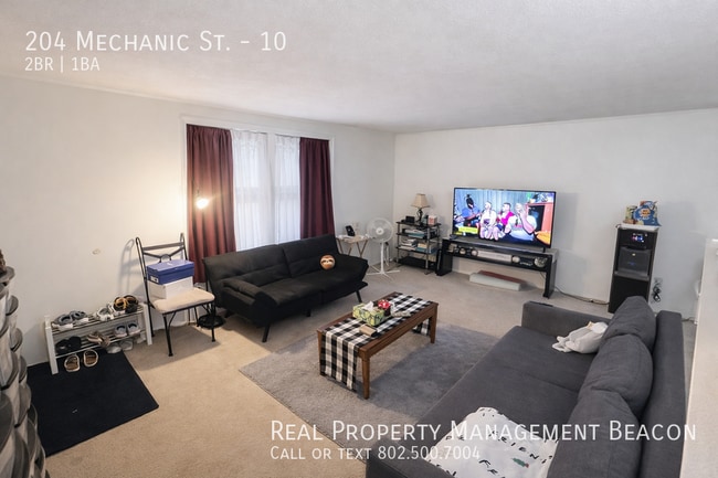 Building Photo - 204 Mechanic St