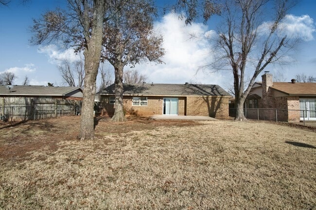 Building Photo - 620 Winding Ln