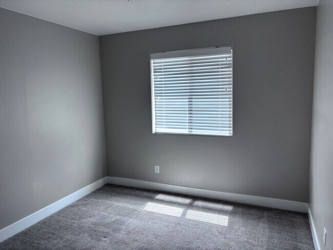 Building Photo - 3239 S 840 E