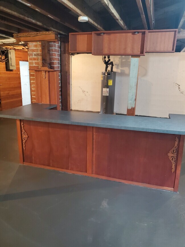 Basement - 807 St Helens St