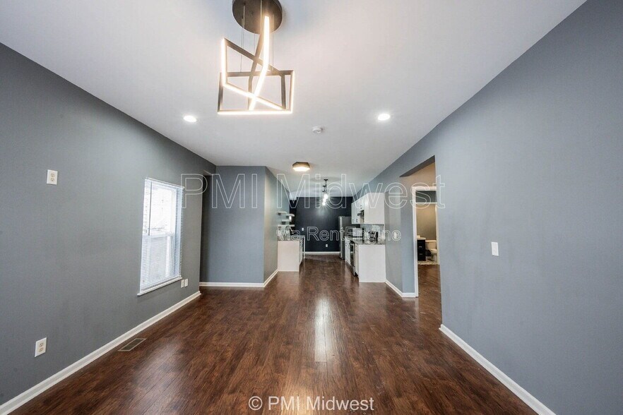 Building Photo - 3159 E Washington St