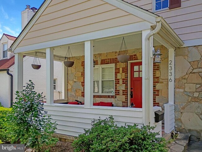 Building Photo - 2336 Belleview Ave