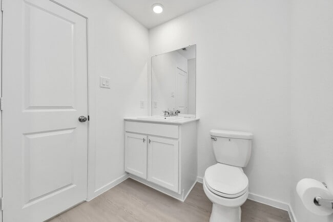 Building Photo - 29643 Knollwood Bay Rd