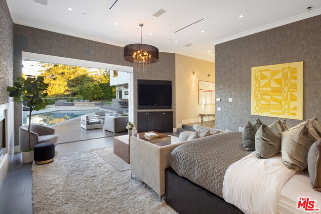 Building Photo - 2666 Hutton Dr