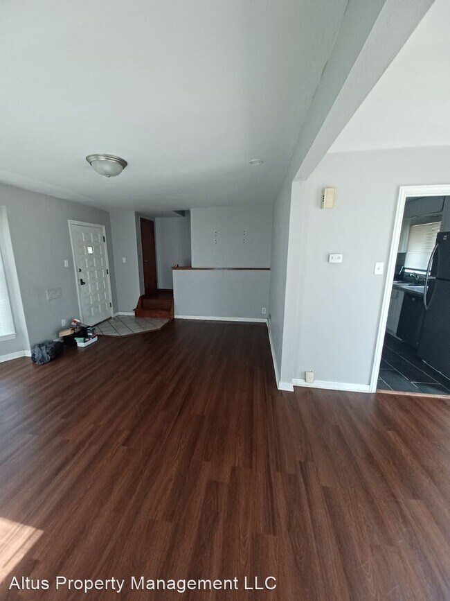Building Photo - 3 br, 1 bath House - 1011 Wentworth Ave