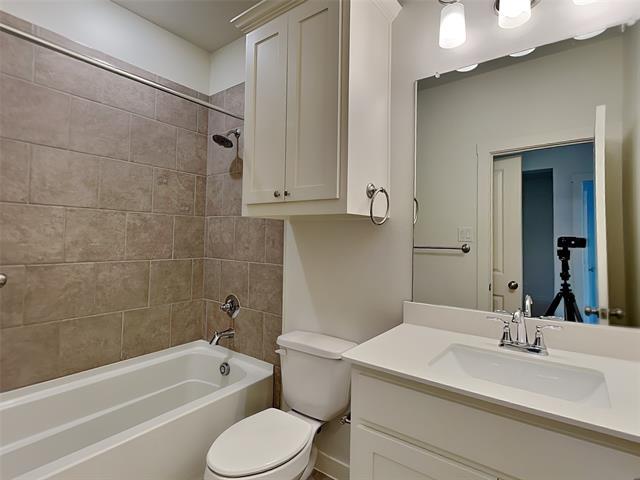 Building Photo - 2716 Majesty Dr