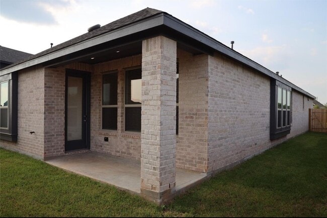 Building Photo - 27003 Golden Isle Ln