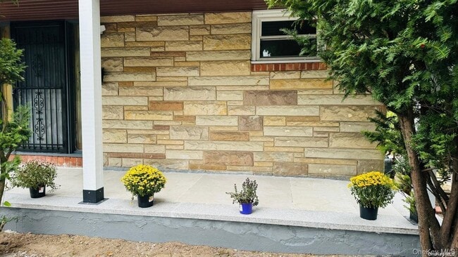 Building Photo - 2041 New Hyde Park Rd