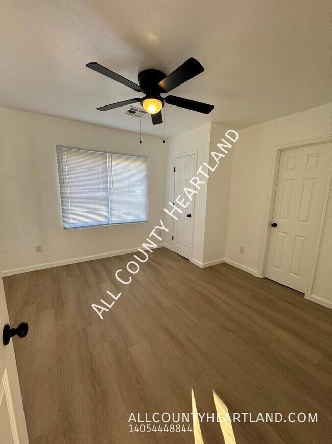 Building Photo - 1700 N Kelham Ave