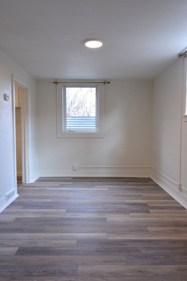 Building Photo - Cozy & Charming 2-Bedroom Apartment in Cheyenne – All Utilities Included!