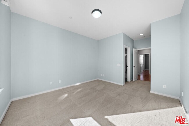 Building Photo - 5509 W 149th Pl