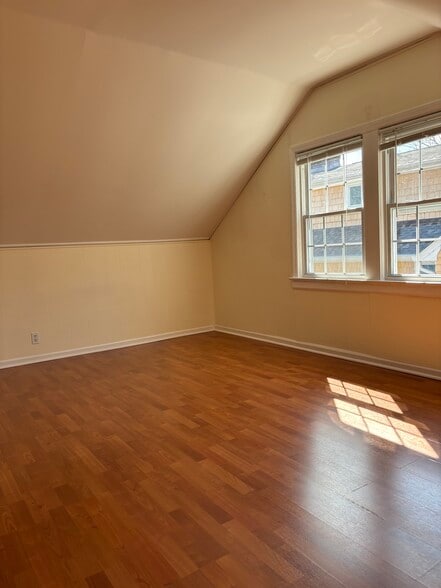 Building Photo - 119 Lake Shore Dr