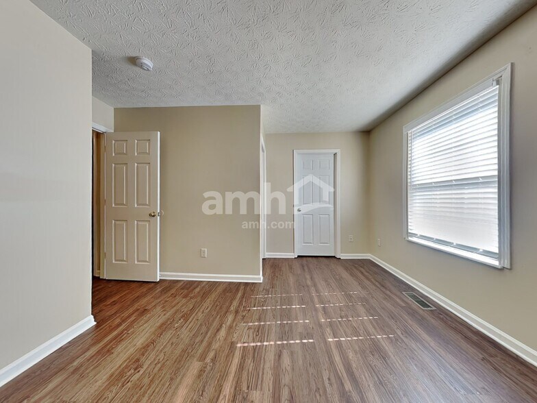 Building Photo - 691 Maxwell Ct