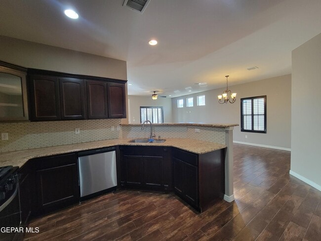 Building Photo - 2140 Honour Point Pl