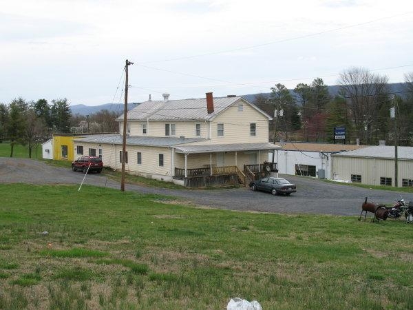 Primary Photo - 754 S Main St
