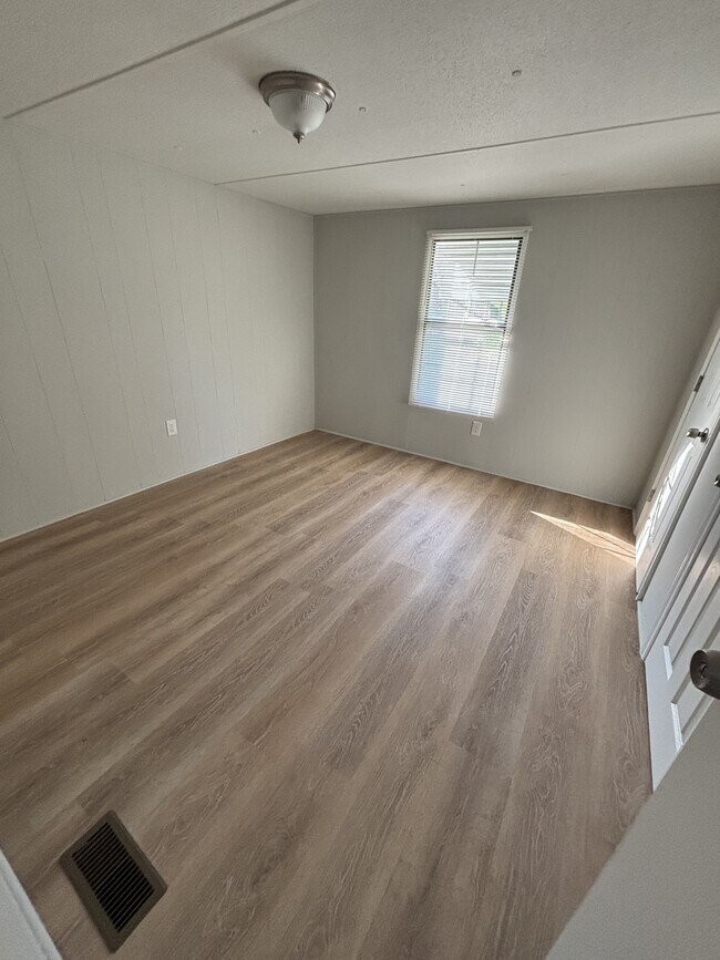 Building Photo - 53 Cushion Pl