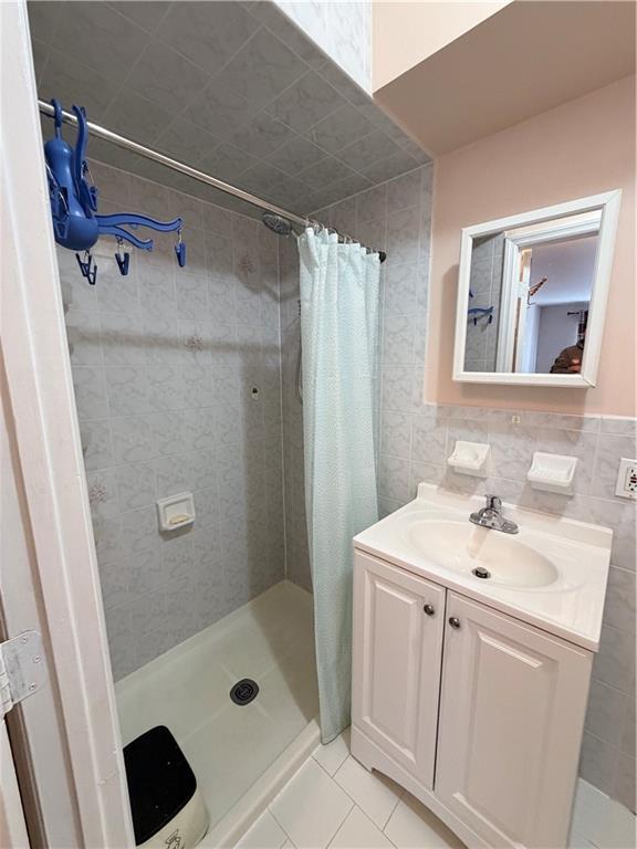 Building Photo - 8669 Bay 16th St