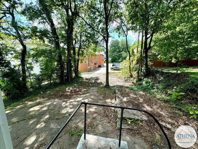 Building Photo - 413 N Frederick St