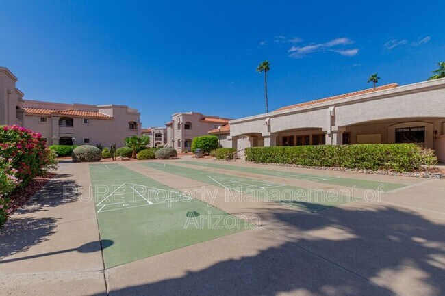 Building Photo - 9151 W Greenway Rd