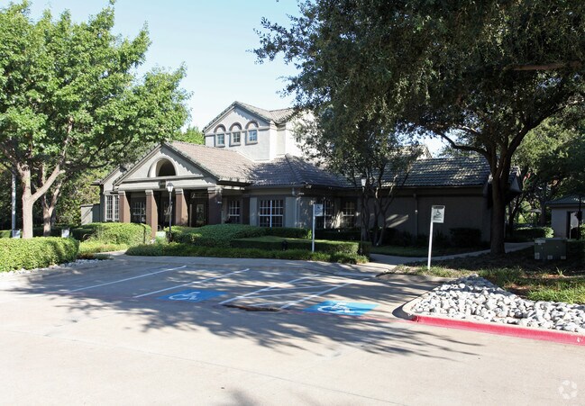 Building Photo - Camden Legacy Creek