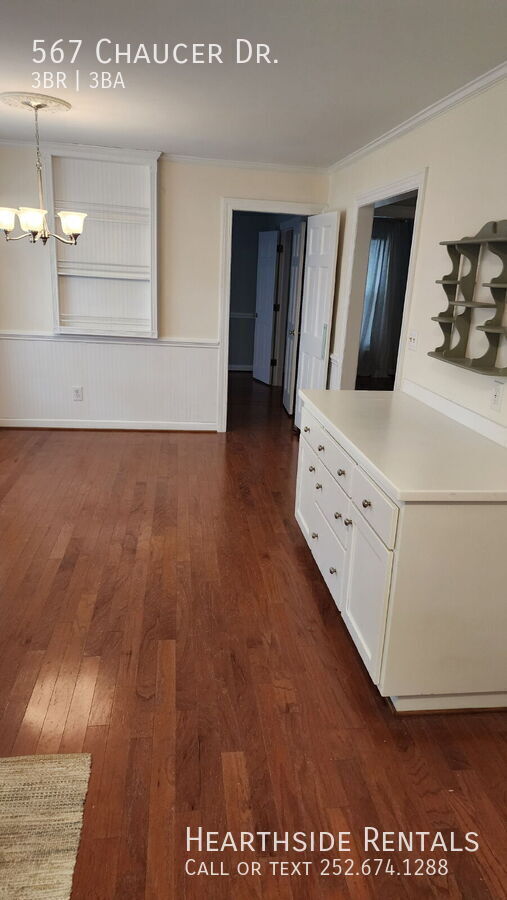 Building Photo - 567 Chaucer Dr