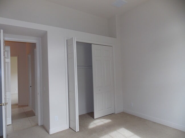 Building Photo - 1271 W Skyview Crossing Dr