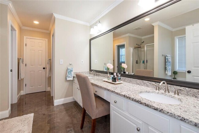 Building Photo - 1504 Belfaire Lake Tr