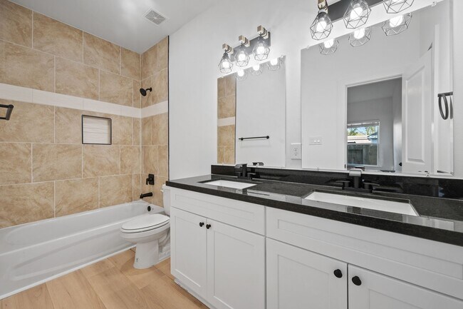 Building Photo - 8412 Sunnyhill St