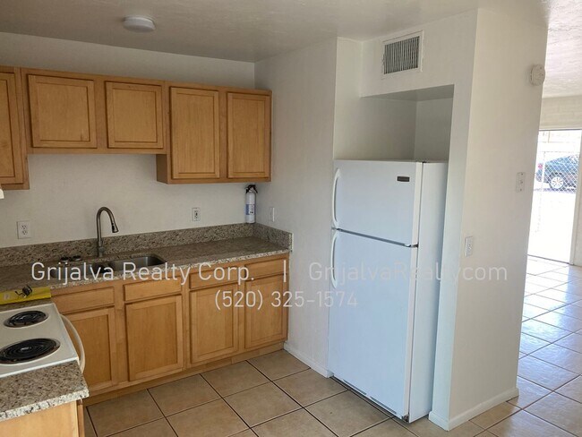 Building Photo - 110elm