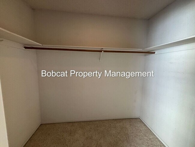 Building Photo - 1420 Douglas Ave