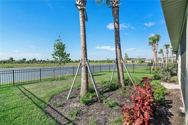Building Photo - 43847 Blue Heron Ln