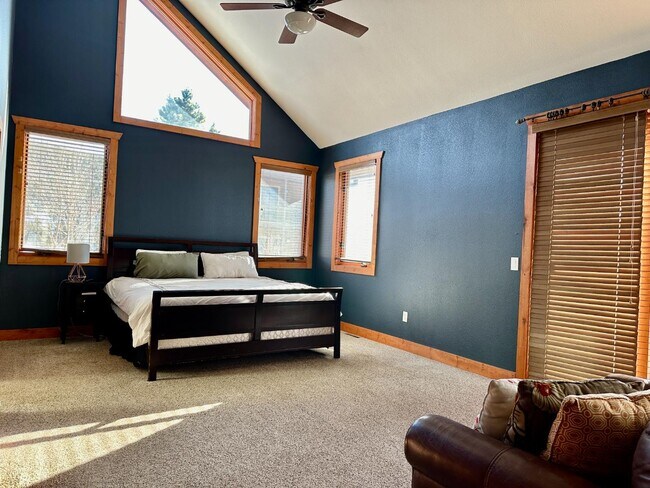 Building Photo - 33 Timberline Dr