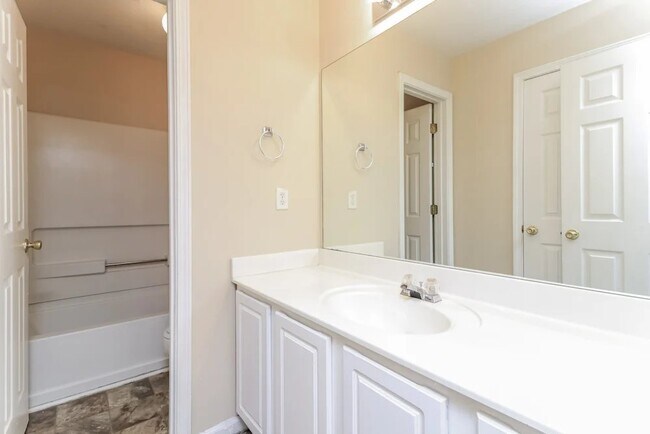 Building Photo - 3749 Cranford Dr SW