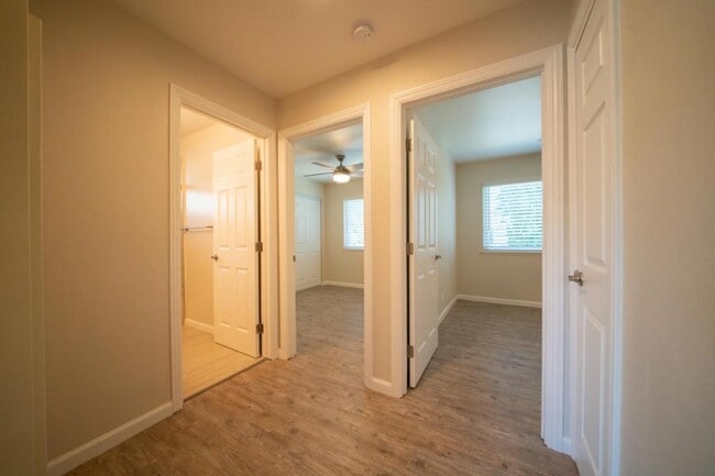 Building Photo - 1695 Whitwood Ln