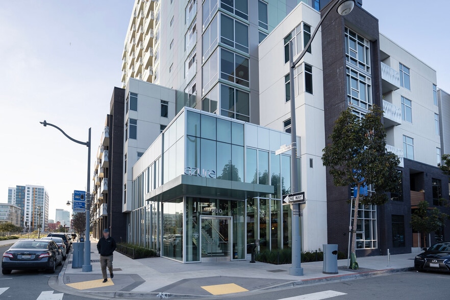 Building Photo - 690 Long Bridge St