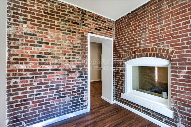 Building Photo - 4561 Laclede Ave