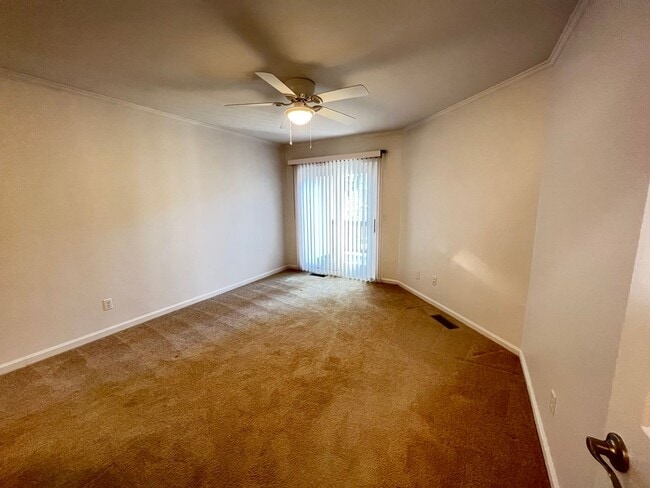 Building Photo - Branchlands Condo