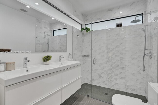 Building Photo - 104 NW 47th Terrace
