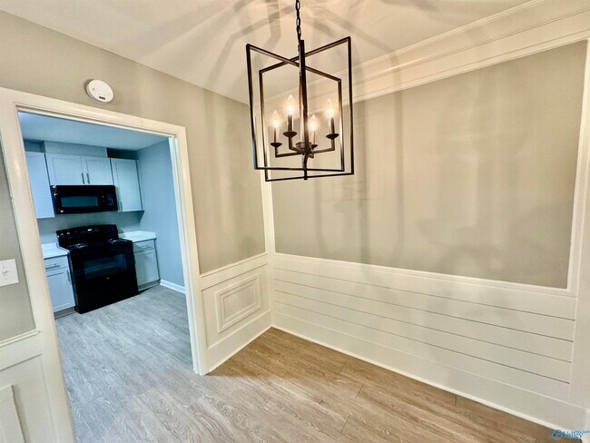 Building Photo - 2019 Lance Rd NW