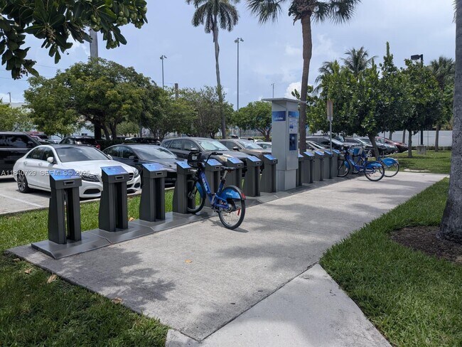 Building Photo - 1008 Jefferson Ave